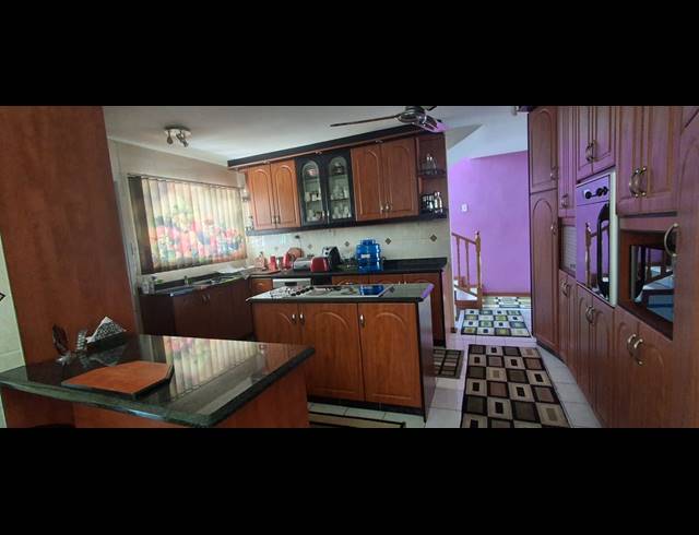 3 BEDROOM FREESTANDING FOR SALE IN GANDHI'S HILL